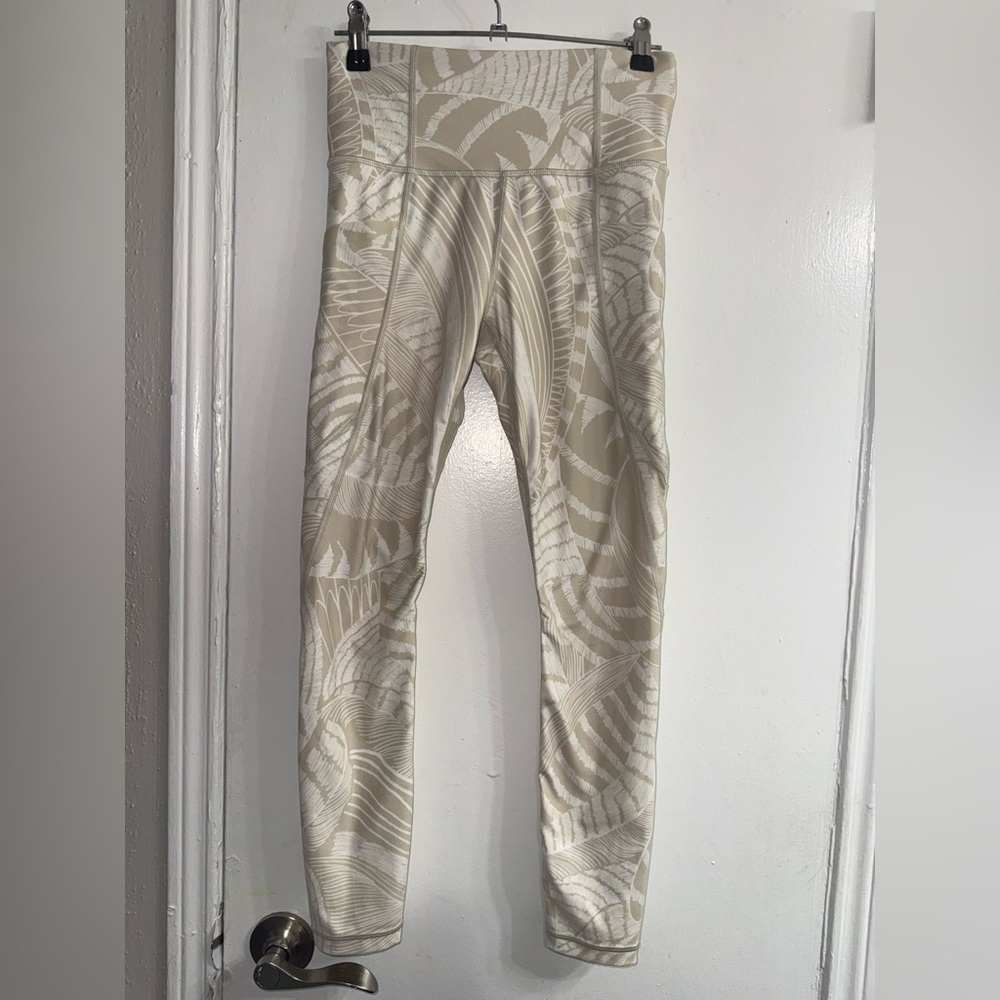 Athleta Salutation Zuma Stash Pocket 7/8 tight size XS